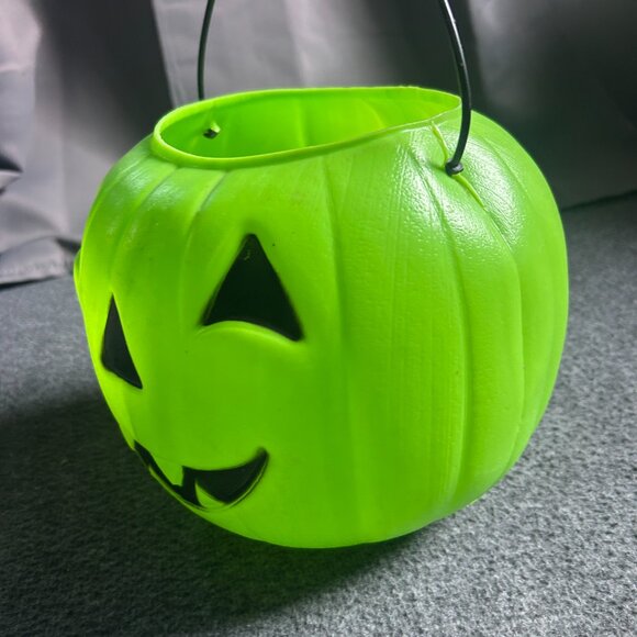 General Foam Blow Mold Jack-O-Lantern Pumpkin Candy Bucket Pail Neon Green USA - Picture 7 of 11
